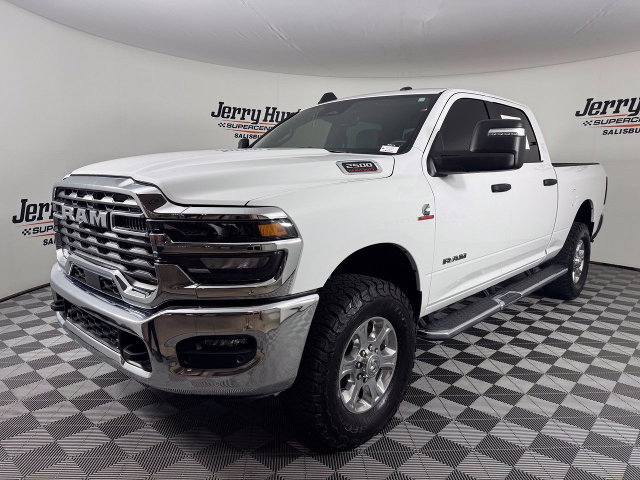 Used 2025 RAM 2500 Big Horn AWD/4WD image 1