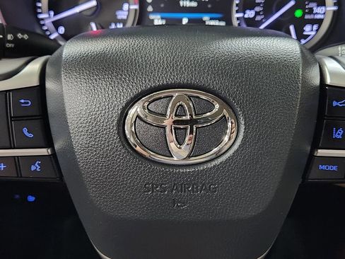 Used 2022 Toyota Highlander XLE AWD/4WD image 48