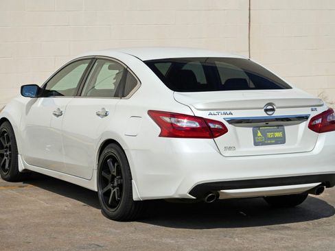 Used 2016 Nissan Altima 2.5 SR w/ LED Appearance Package FWD image 41