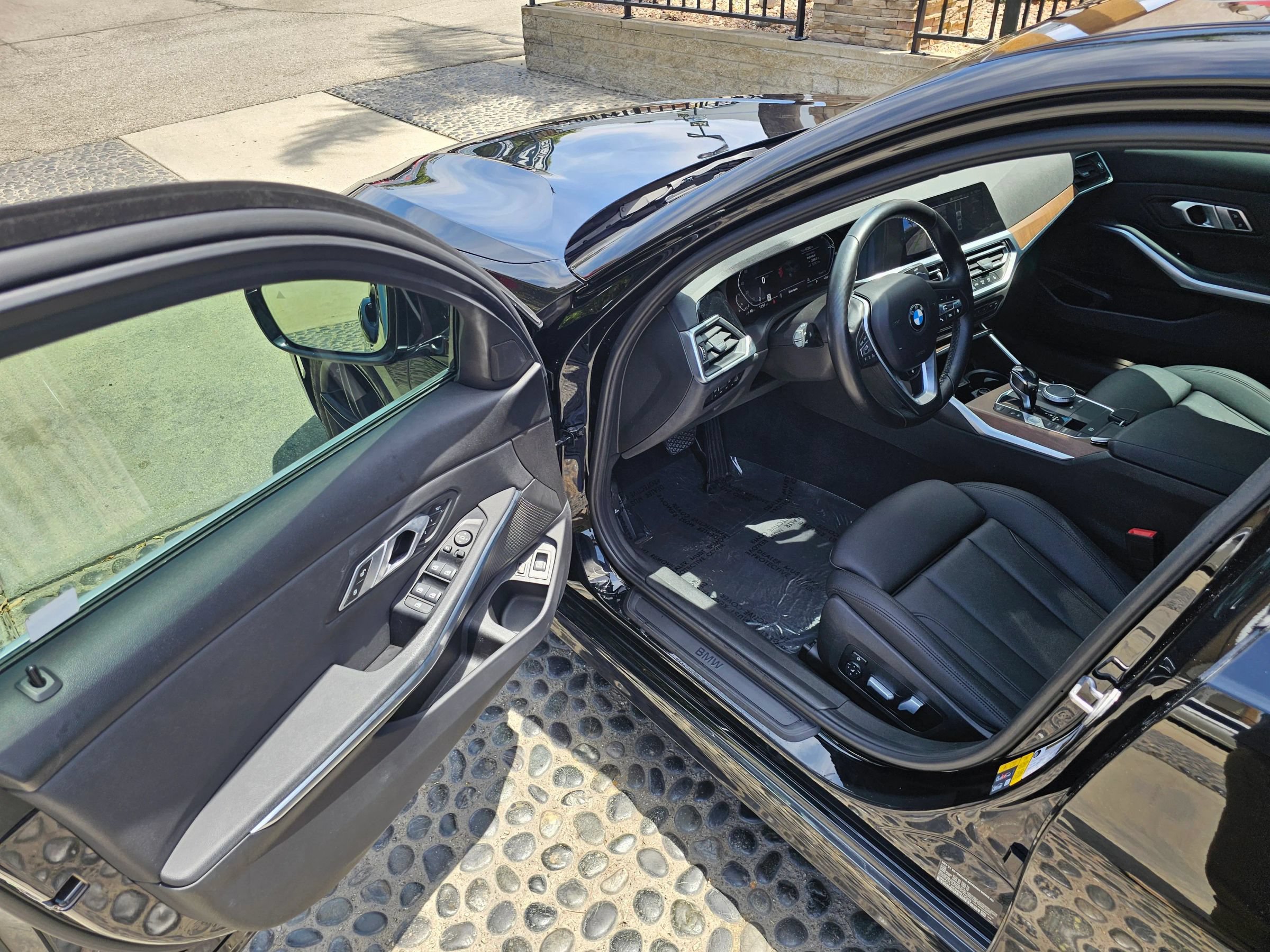 Used 2021 BMW 330e w/ Premium Package RWD image 9
