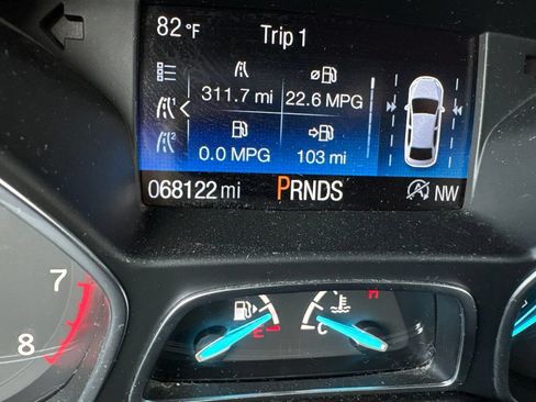 Used 2019 Ford Escape SE FWD image 11
