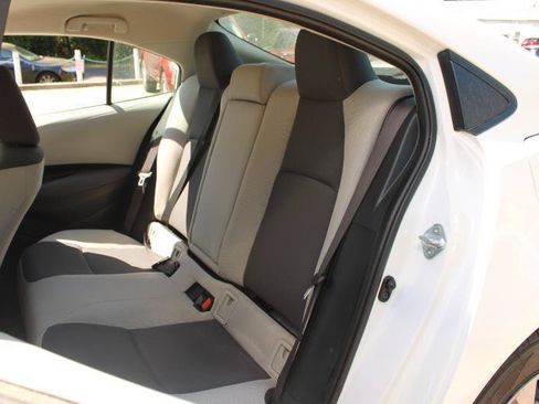Used 2023 Toyota Corolla LE FWD image 12