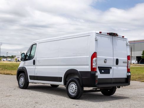 Used 2025 RAM ProMaster 2500 w/ Convenience Group FWD image 5
