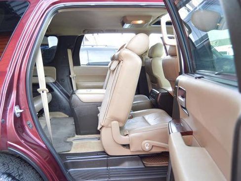 Used 2011 Toyota Sequoia Platinum image 54