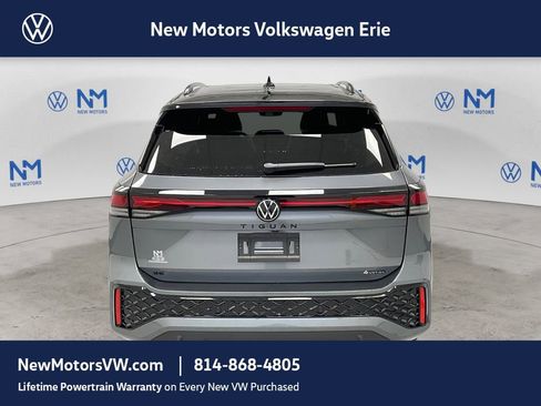 New 2026 Volkswagen Tiguan SE R-Line image 3