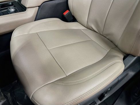 Used 2024 Ford Expedition XLT AWD/4WD image 20