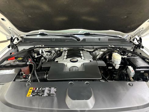 Used 2018 Cadillac Escalade Premium Luxury image 52