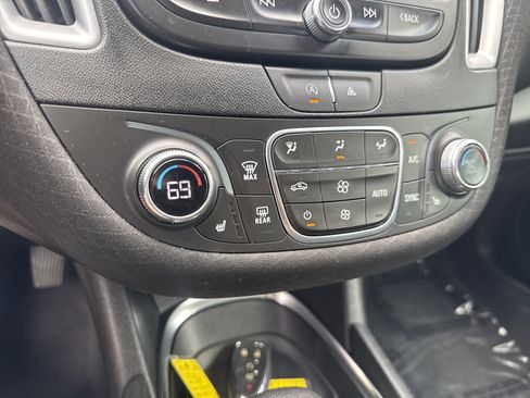 Used 2024 Chevrolet Malibu LT FWD image 27