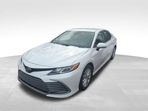 Used 2024 Toyota Camry LE image 8