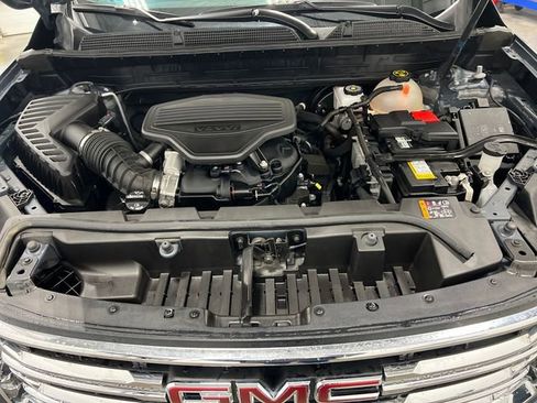 Used 2020 GMC Acadia SLT w/ Trailering Package image 16