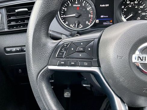Used 2019 Nissan Rogue Sport S FWD image 11