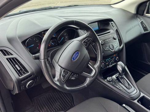 Used 2017 Ford Focus SE FWD image 14