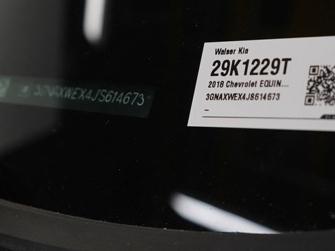 Used 2018 Chevrolet Equinox Premier w/ Infotainment II Package AWD/4WD image 33