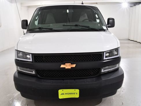 Used 2018 Chevrolet Express 2500 w/ Driver Convenience Package RWD image 3