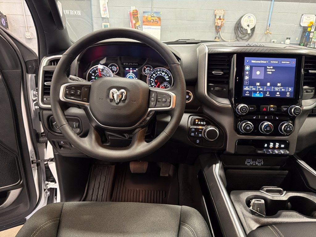 Used 2025 RAM 1500 Big Horn AWD/4WD image 5
