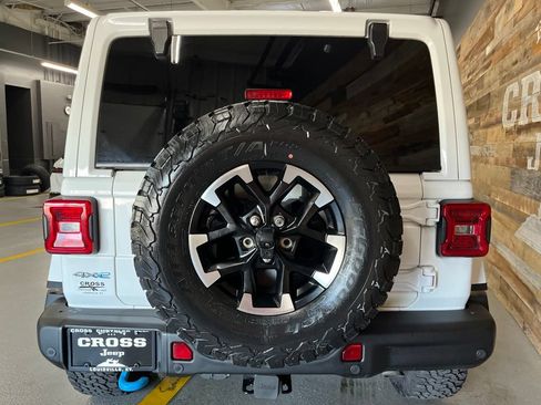 Used 2024 Jeep Wrangler Unlimited Rubicon 4xe AWD/4WD image 24