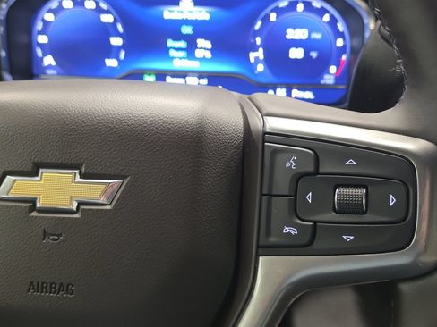 Used 2025 Chevrolet Silverado 2500 LTZ w/ LTZ Premium Package AWD/4WD image 31