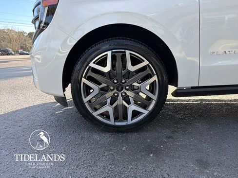 New 2026 Ford Expedition Platinum image 29