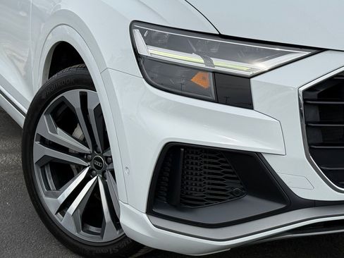 Used 2022 Audi Q8 Premium Plus image 2