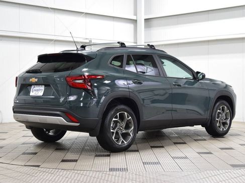 New 2026 Chevrolet Trax LT w/ Sunroof Package FWD image 8