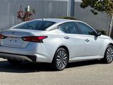 Used 2024 Nissan Altima 2.5 SV image 4