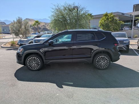 New 2025 Volkswagen Taos SE image 6