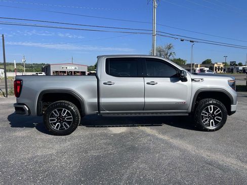 Used 2025 GMC Sierra 1500 AT4 w/ AT4 Premium Package AWD/4WD image 2
