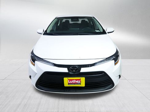 Used 2024 Toyota Corolla LE image 2