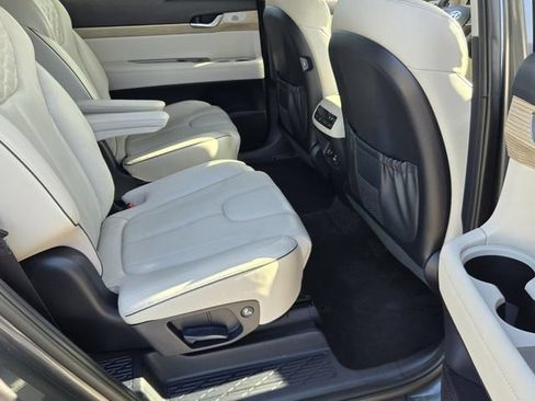 Used 2021 Hyundai Palisade Limited FWD image 15