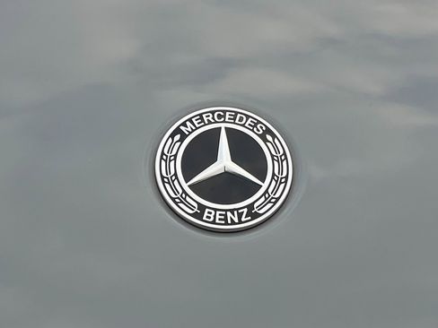 Used 2023 Mercedes-Benz EQE 500 4MATIC Sedan image 52