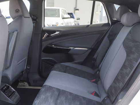 Used 2022 Volkswagen ID.4 Pro image 18