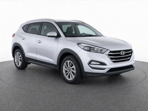 Used 2017 Hyundai Tucson SE Plus w/ Cargo Package FWD image 3