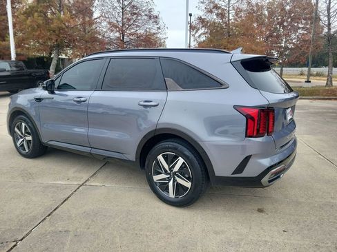 Used 2022 Kia Sorento S w/ Panoramic Sunroof Package image 3