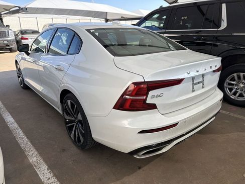 Used 2022 Volvo S60 B5 Inscription image 4