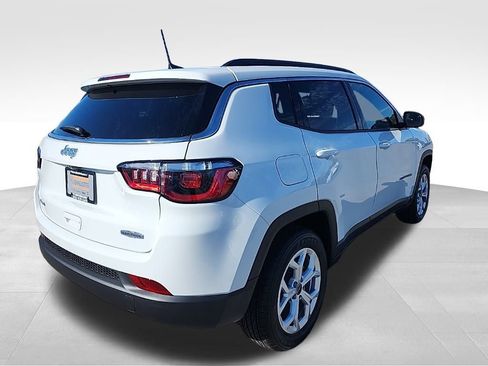 New 2026 Jeep Compass Latitude AWD/4WD image 18