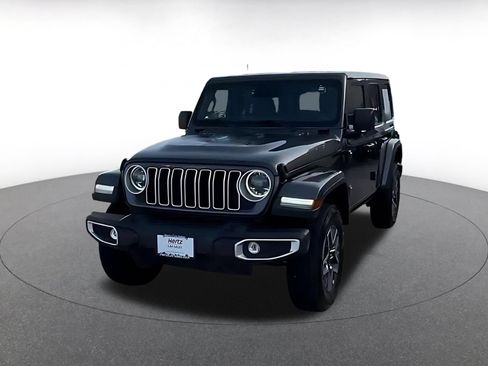 Used 2025 Jeep Wrangler Unlimited Sahara AWD/4WD image 3