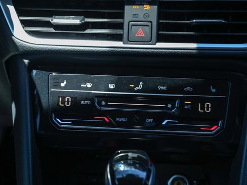 New 2025 Volkswagen Taos SE image 29