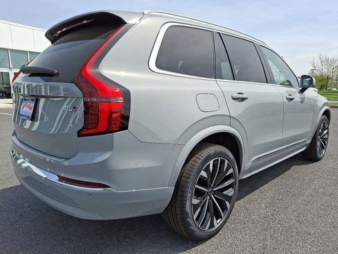 New 2025 Volvo XC90 B6 Core w/ Climate Package image 4