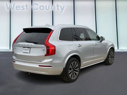 Certified 2022 Volvo XC90 T6 Momentum w/ Advanced Package image 4