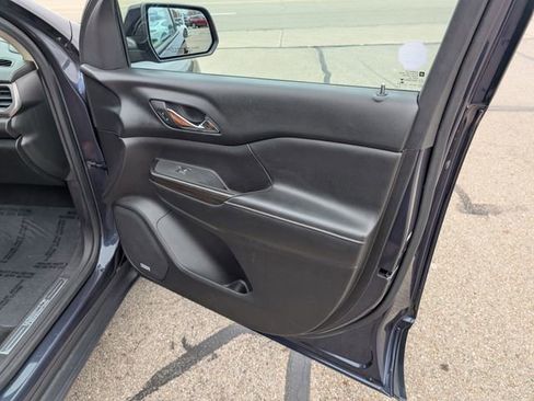 Used 2018 GMC Acadia SLT w/ LPO, Protection Package image 5