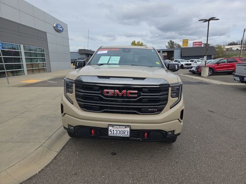 Used 2023 GMC Sierra 1500 AT4 w/ AT4 Preferred Package image 8