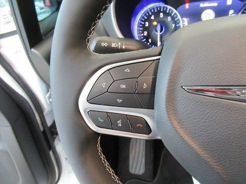 New 2026 Chrysler Voyager LX image 17