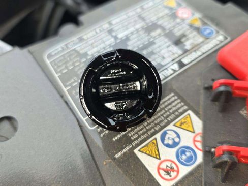 Used 2025 Ford Bronco Badlands image 11