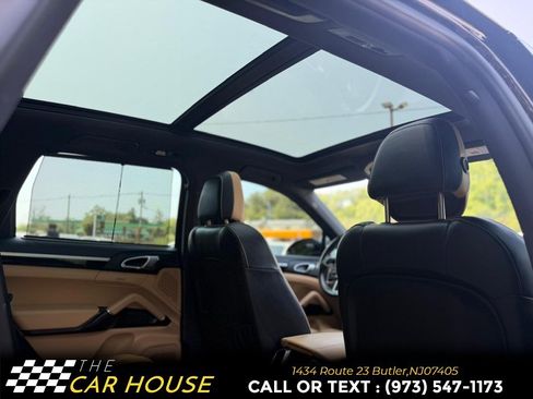Used 2017 Porsche Cayenne AWD/4WD image 23