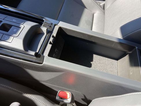 Used 2024 Toyota Prius XLE image 24