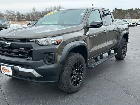 Used 2024 Chevrolet Colorado Trail Boss w/ Technology Package image 3