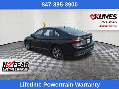 Used 2024 Volkswagen Jetta SE image 5