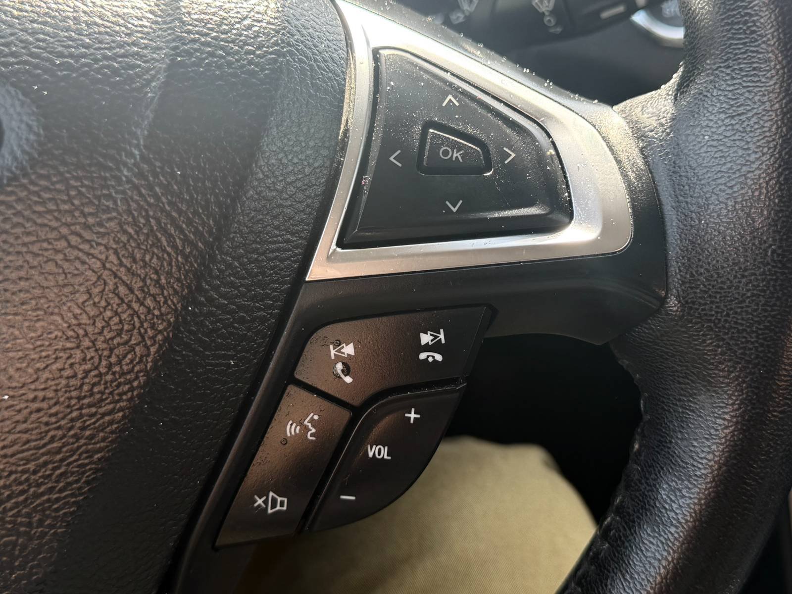 Used 2018 Ford Fusion SE w/ Equipment Group 602A FWD image 32