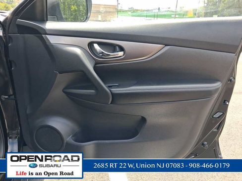 Used 2015 Nissan Rogue SV AWD/4WD image 29