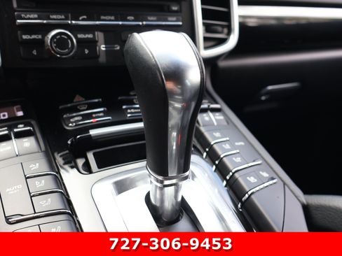 Used 2016 Porsche Cayenne AWD/4WD image 30